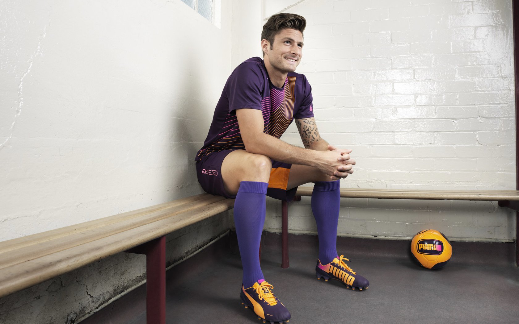 阿伦·斯密斯：全黑队的半场控制者，助力球队构建完美战术，阿隆内斯密斯